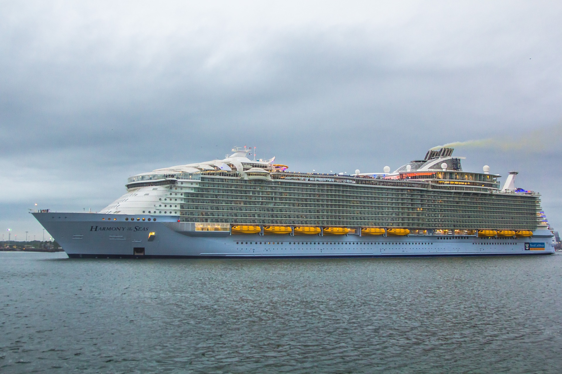 Harmony of the seas , 10 largest cruise ship in the world 2022
